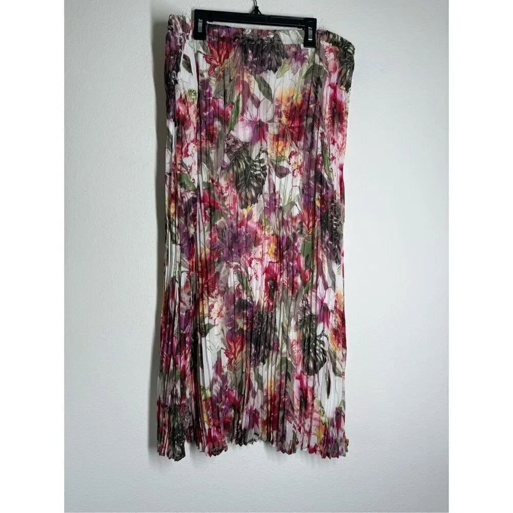 NWT Bonita Women’s Bohemian Floral Pattern Plesseled Lined Skirt Sz 44 EU/ L US